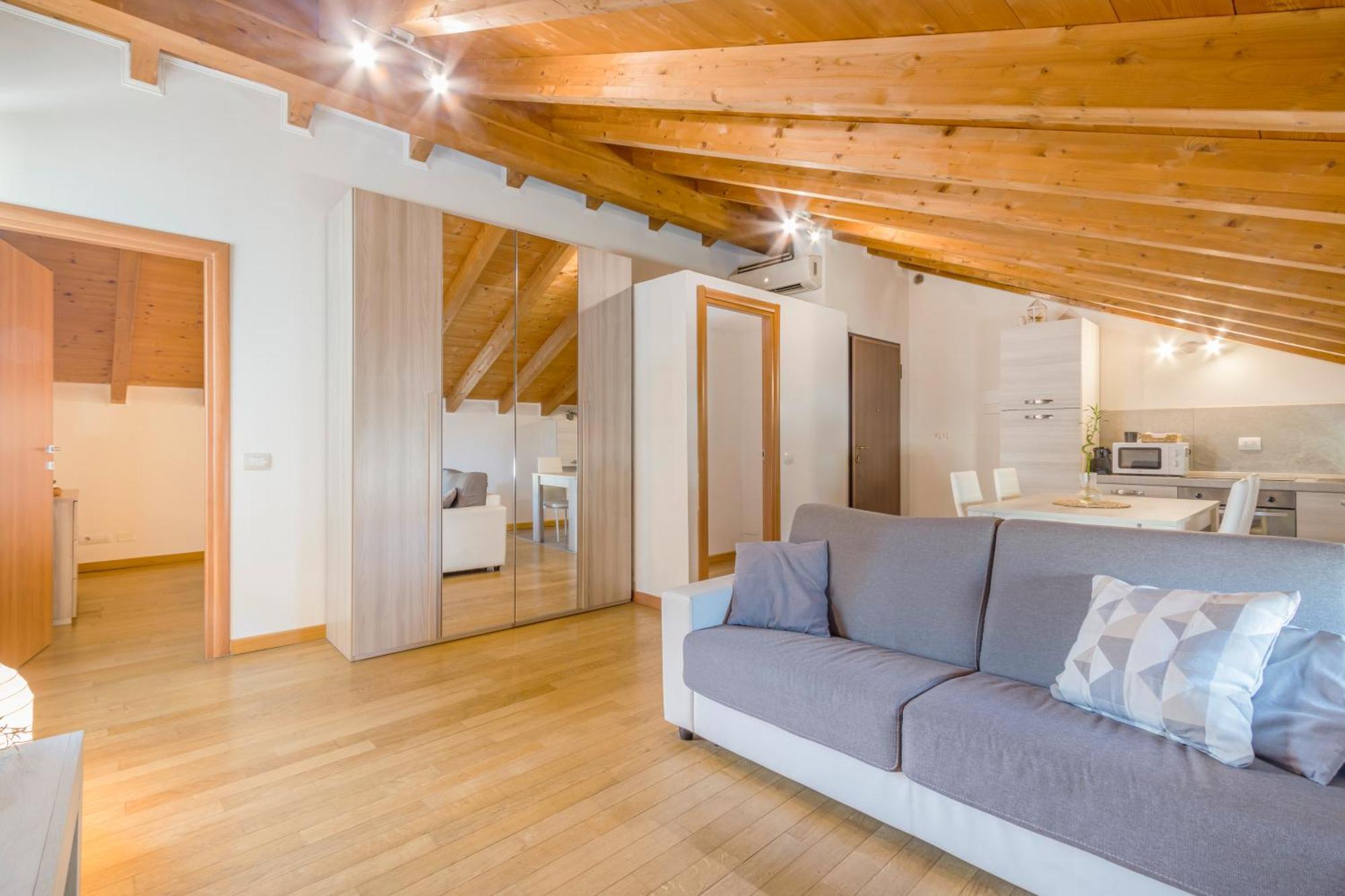 Ferienwohnung Stazione 200M - Wifi - Aria Condizionata - Smart Tv Parma Exterior foto