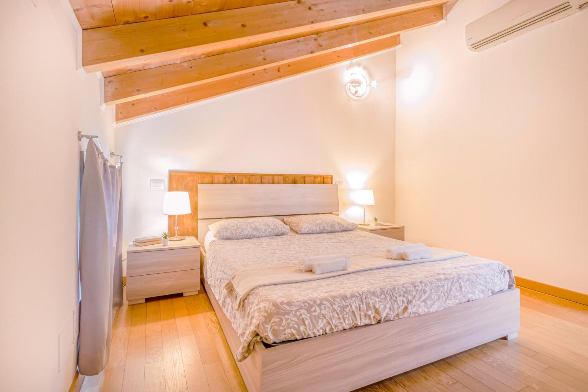 Ferienwohnung Stazione 200M - Wifi - Aria Condizionata - Smart Tv Parma Exterior foto