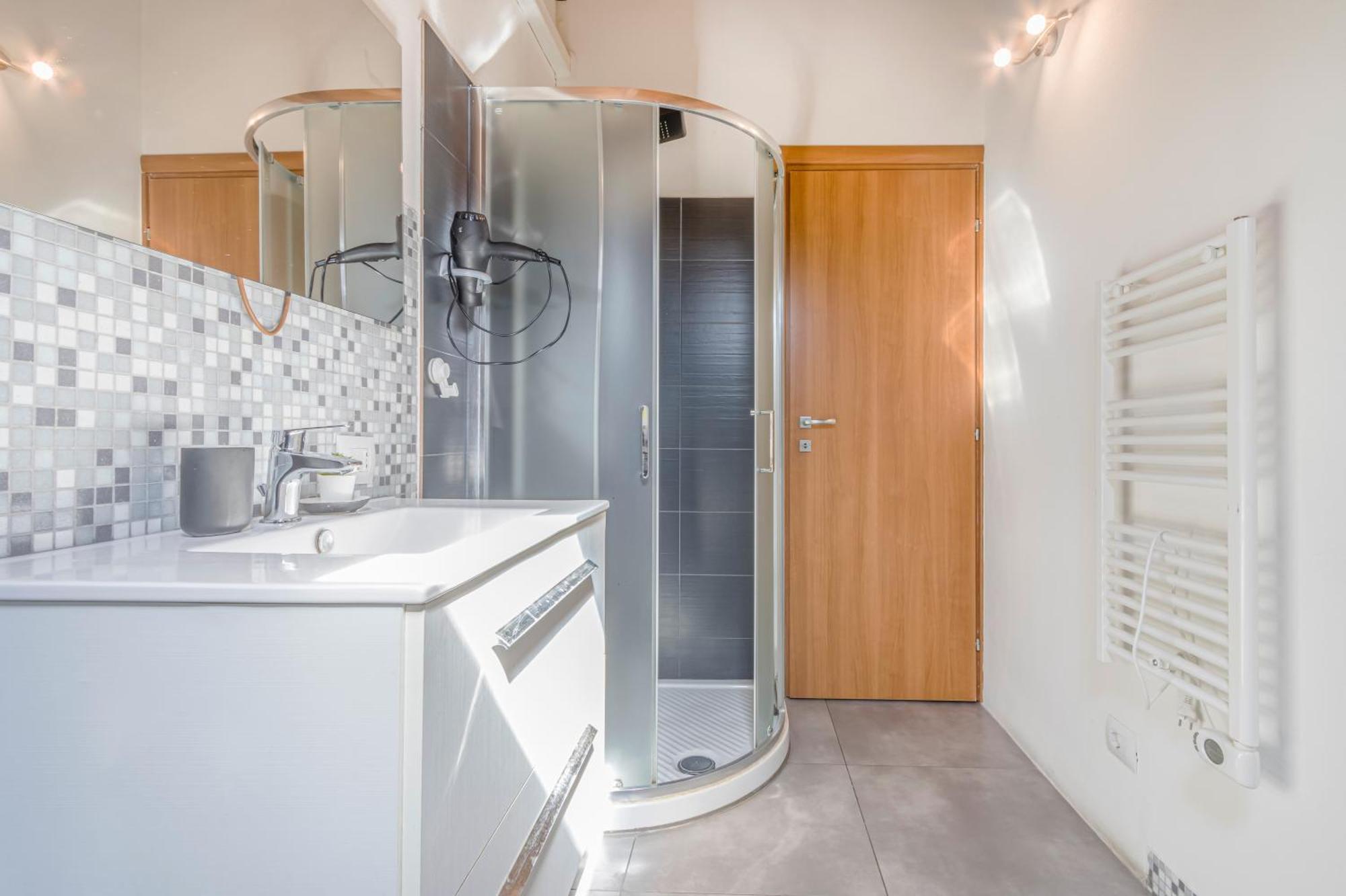 Ferienwohnung Stazione 200M - Wifi - Aria Condizionata - Smart Tv Parma Exterior foto